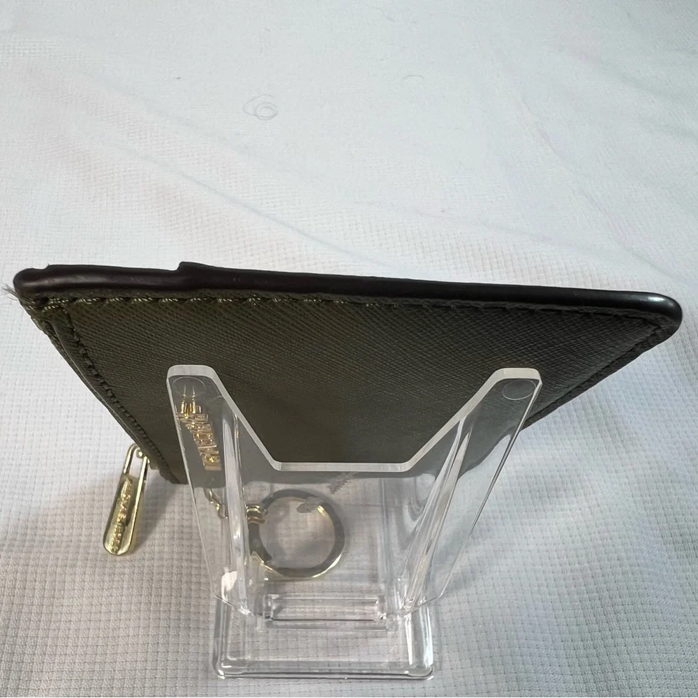 2043: Michael Kors Olive Green Leather Zip Card Holder Key Pouch